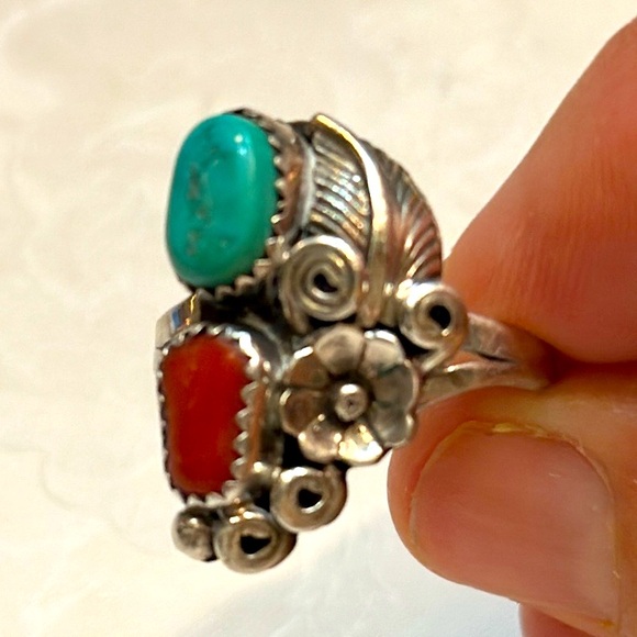 Vintage Native American Artist Signed R 925 Sterling Silver Coral Turquoise Ring - Picture 4 of 13